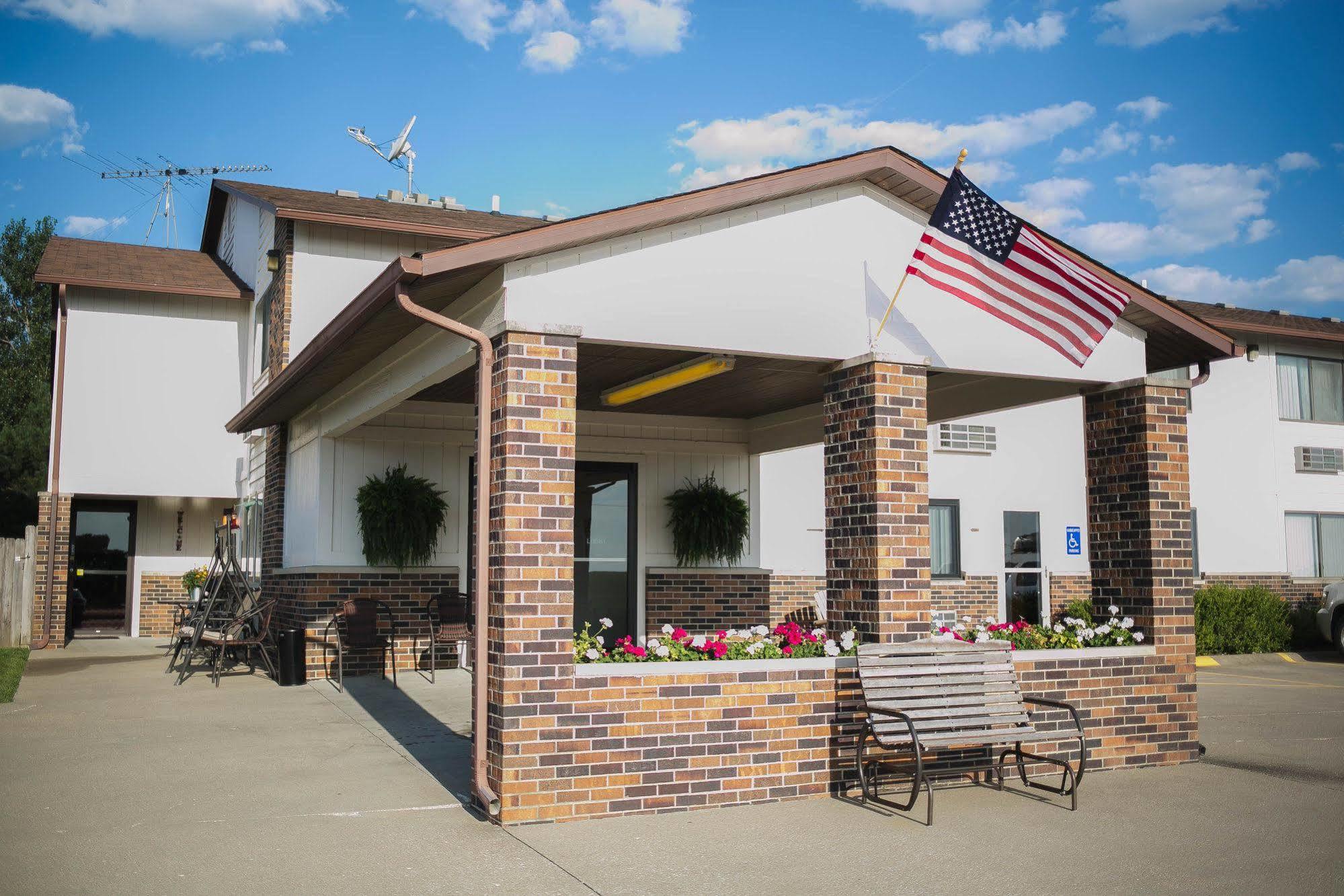Covered Bridge Inn Winterset Exterior foto